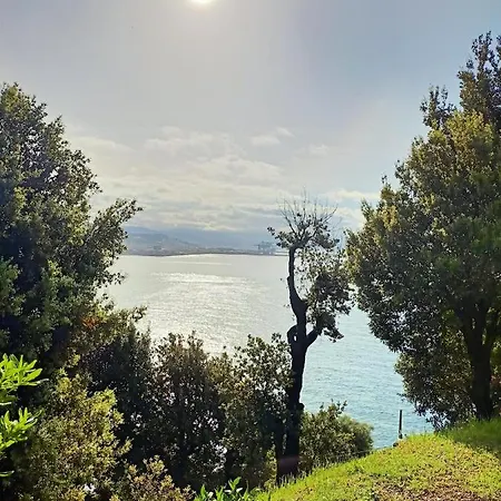 Villa D'Albertis * Crevari